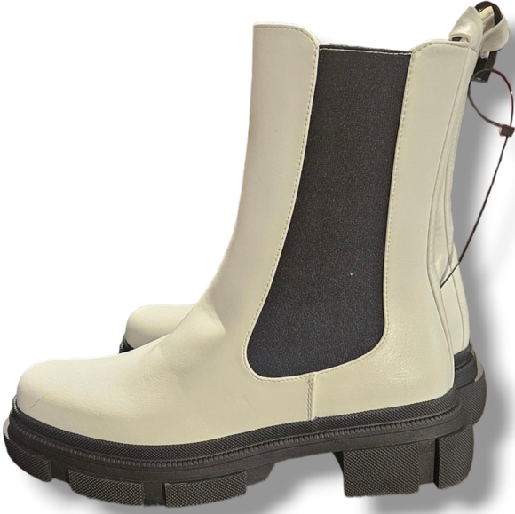 Womens ankle boots - Picture 2 of 5